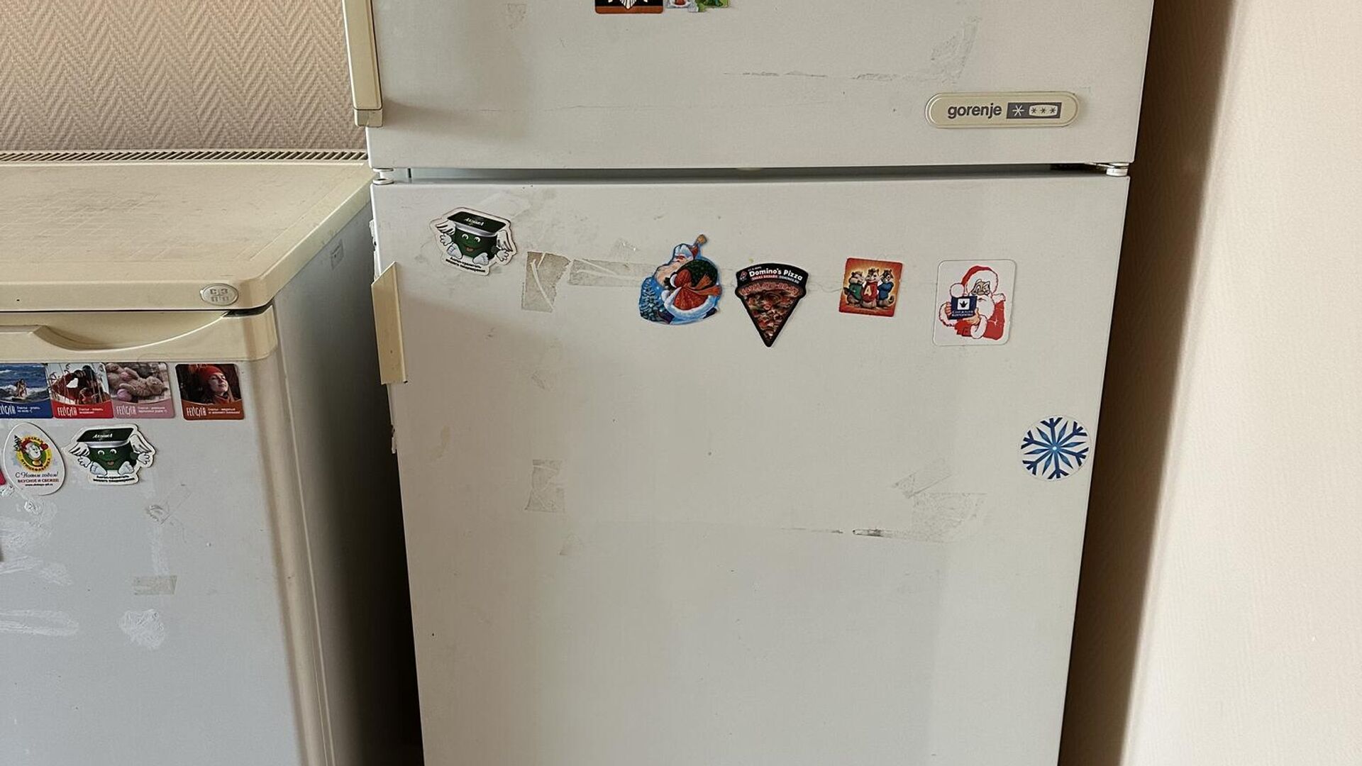 Старый холодильник - РИА Новости, 1920, 08.08.2025