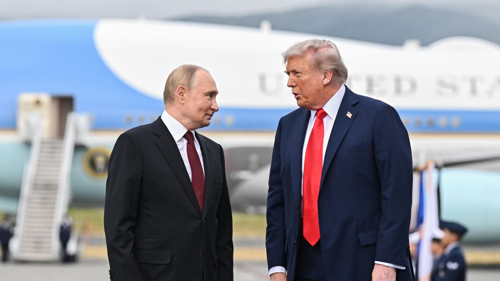 Встреча президентов России и США на Аляске - РИА Новости, 1920, 16.10.2025