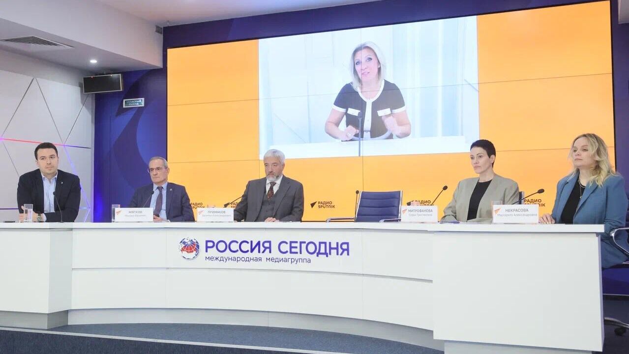 Пресс-конференция, посвященная запуску проекта радио Sputnik и МТС Медиа Война на Востоке - РИА Новости, 1920, 27.08.2025