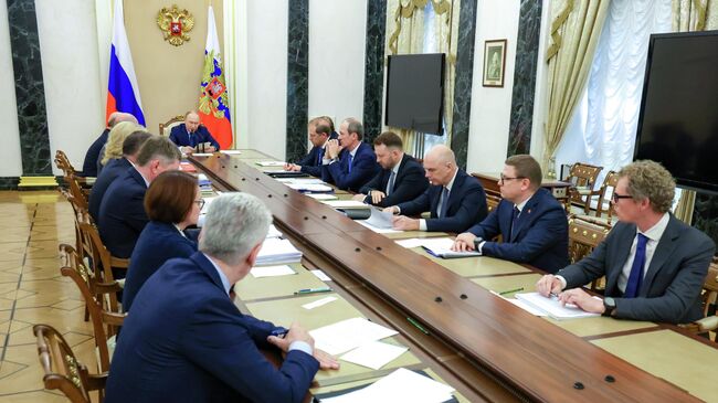 Президент Владимир Путин провел совещание по экономическим вопросам