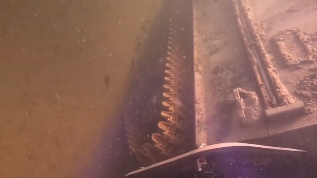 Затонувший вездеход