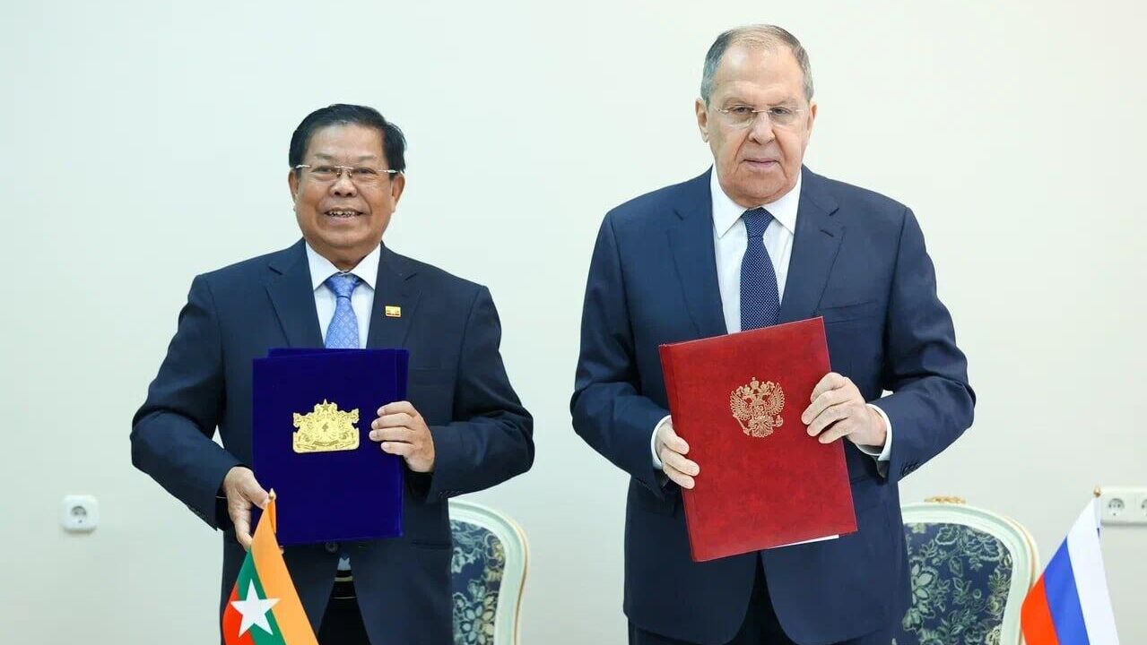 Сергей Лавров и Тан Свей - РИА Новости, 1920, 28.10.2025