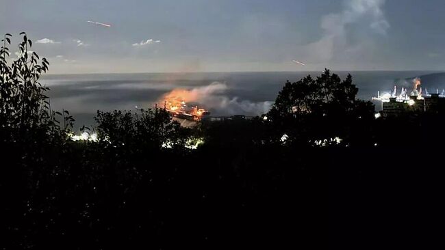 Пожар в порту Туапсе после атаки украинских БПЛА