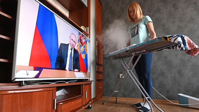 Трансляция обращения президента России В. Путина к гражданам из-за ситуации с коронавирусом