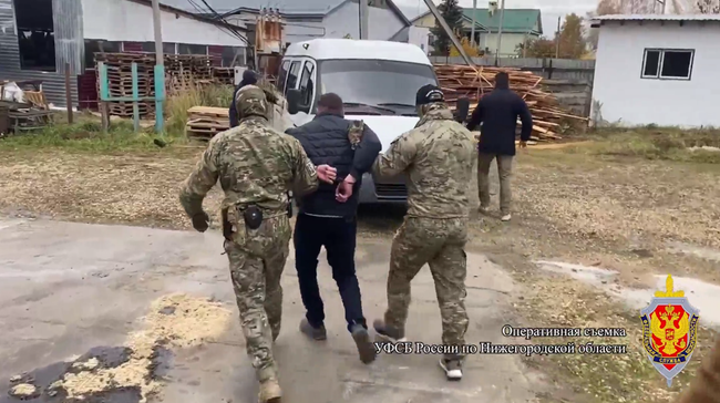 УФСБ по Нижегородской области задержала мошенников, незаконно легализовывавших мигрантов