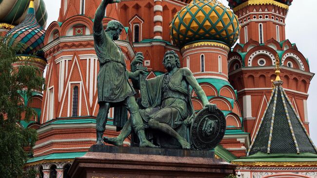 Памятник Минину и Пожарскому на Красной площади