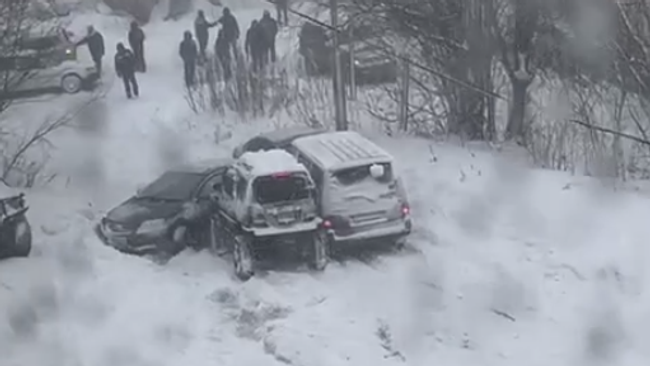 ДТП в заснеженном Петропавловске-Камчатском