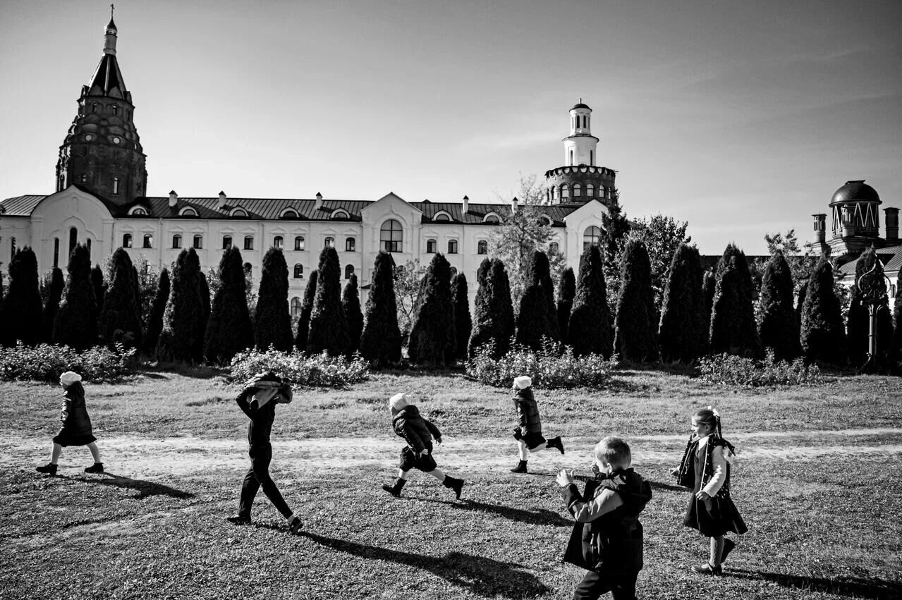 Шепот в тишине, фотограф Пелагия Тихонова, Россия - РИА Новости, 1920, 20.11.2025