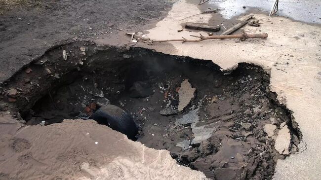 Место обвала грунта в Омске