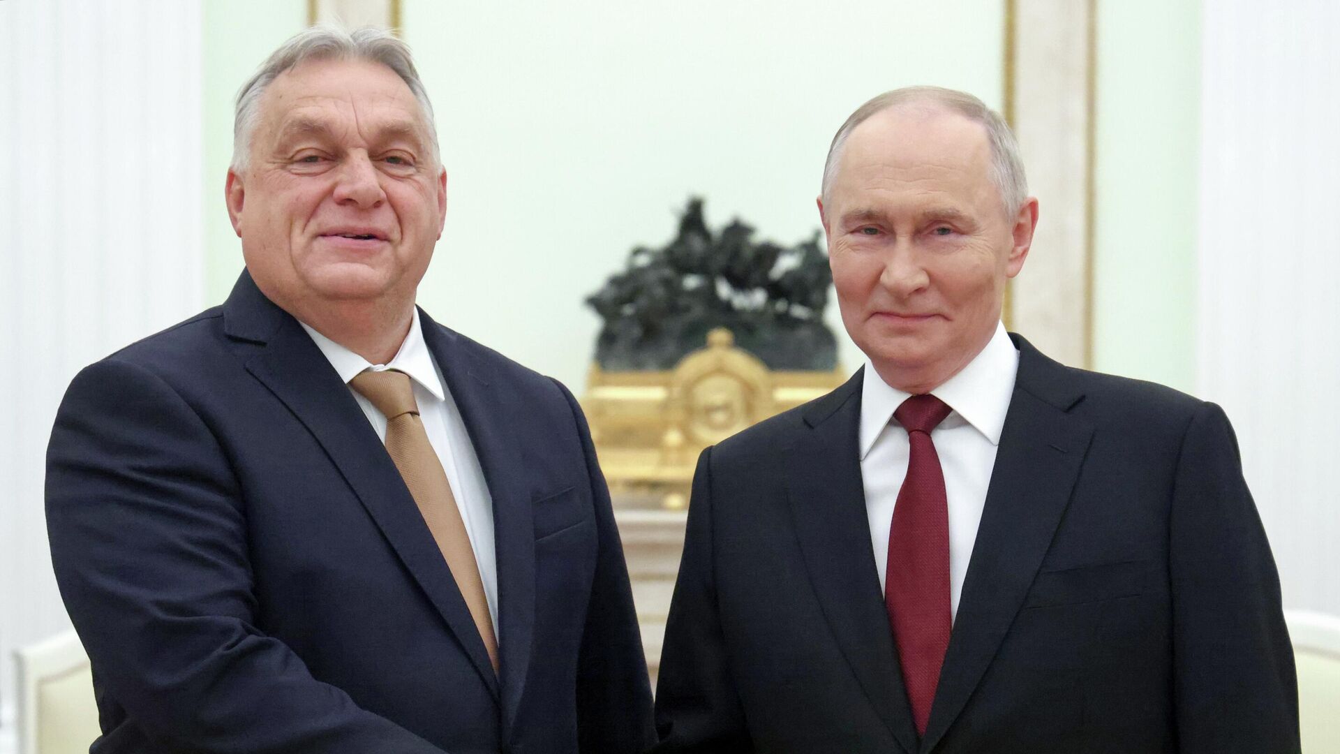 Президент Владимир Путин провел встречу с премьер-министром Венгрии Виктором Орбаном - РИА Новости, 1920, 30.11.2025