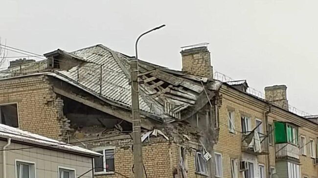 Частично разрушенный дом под Волгоградом