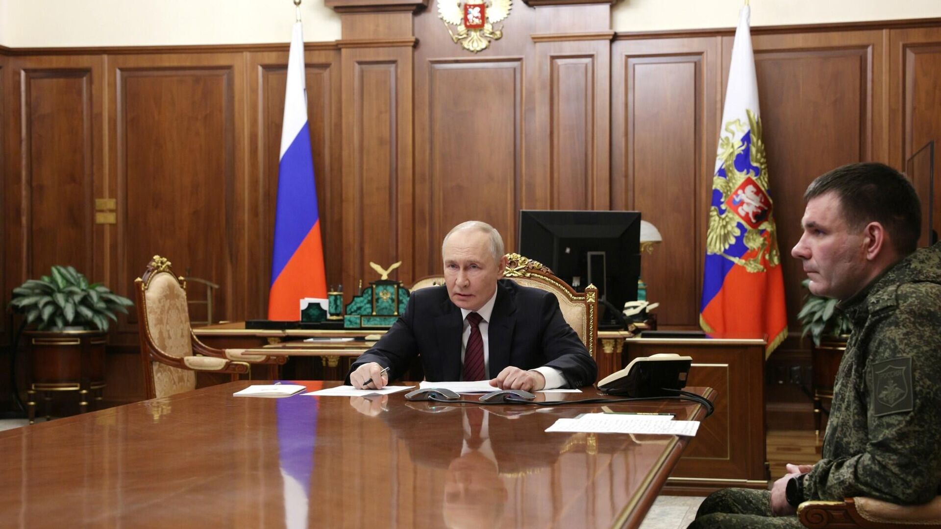 Путин провел совещание о ситуации в зоне СВО - РИА Новости, 1920, 11.12.2025