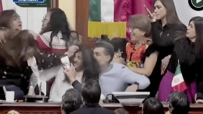 Драка в мексиканском Конгрессе