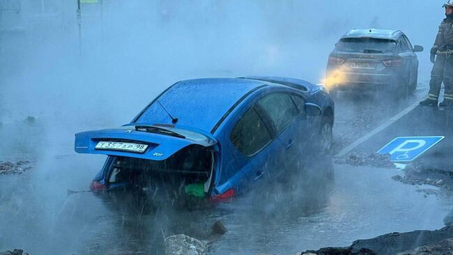 В Петербурге произошел прорыв горячей воды
