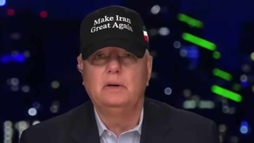 Американский сенатор появился в кепке  Сделаем Иран снова великим - РИА Новости, 1920, 05.01.2026