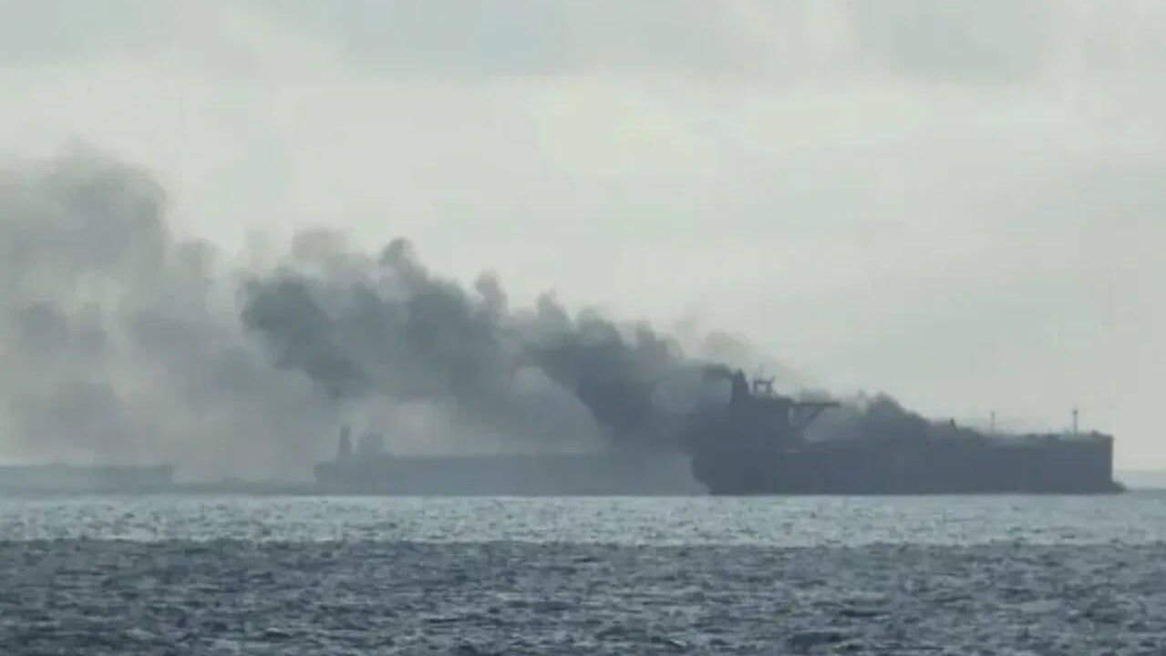 Нефтяной танкер у берегов Турции - РИА Новости, 1920, 08.01.2026