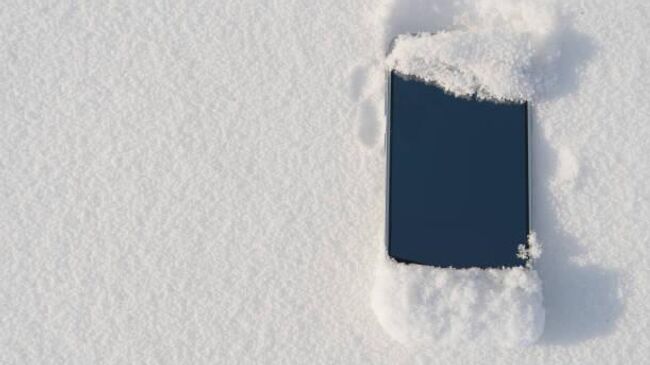 Телефон в снегу