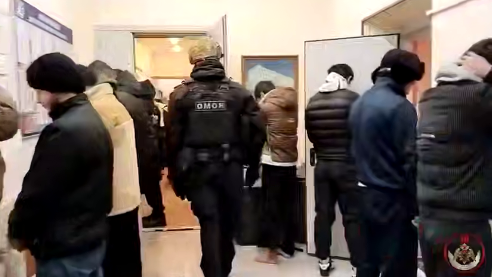В хостеле на юго-востоке Москвы полицейские нашли и задержали более 160 мигрантов - РИА Новости, 1920, 10.02.2026