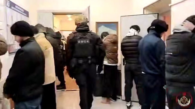 В хостеле на юго-востоке Москвы полицейские нашли и задержали более 160 мигрантов