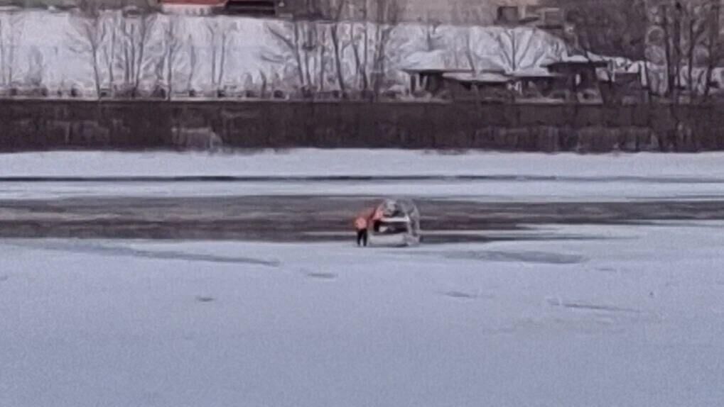 Спасатели на реке Обь в Железнодорожном районе Новосибирска - РИА Новости, 1920, 12.02.2026