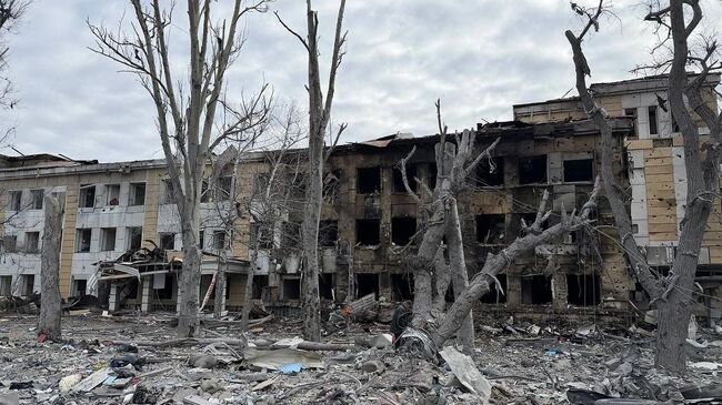 Последствия удара украинских БПЛА по медучреждению в ДНР