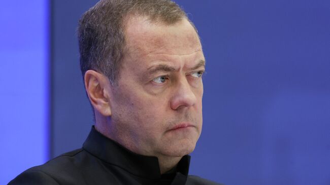 Рабочая поездка зампреда Совбеза РФ Дмитрия Медведева в Свердловскую область