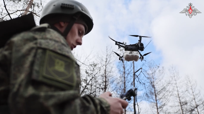 Дроны доставляют куличи бойцам на передовой