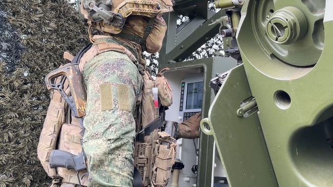 Самоходное артиллерийское орудие 2С44 Гиацинт-К 305-й гв. АБр ГрВ Восток 
