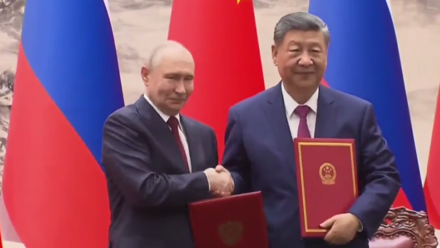 Владимир Путин и Си Цзиньпин подписали Заявление об укреплении всеобъемлющего партнерства и стратегического взаимодействия Владимир Путин и Си Цзиньпин подписали Заявление об укреплении всеобъемлющего партнерства и стратегического взаимодействия - РИА Новости, 1920, 20.05.2026