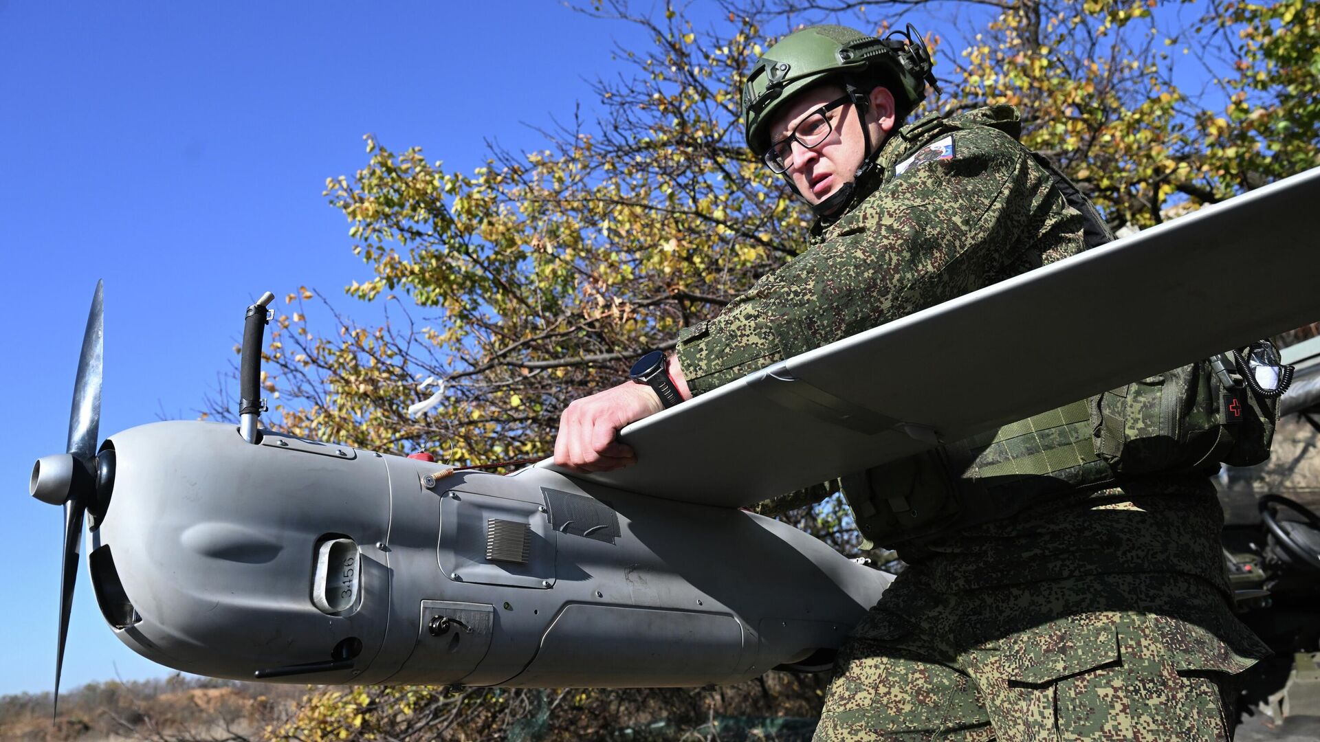 Боевая работа расчета БПЛА Орлан-10 группировки Центр Боевая работа расчета БПЛА Орлан-10 группировки Центр - РИА Новости, 1920, 25.05.2026