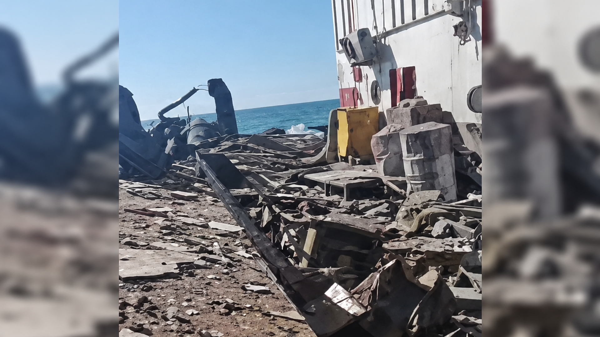 Кадры последствий атаки дронов на суда в Азовском море, в результате которой погибли азербайджанские моряки - РИА Новости, 1920, 05.06.2026