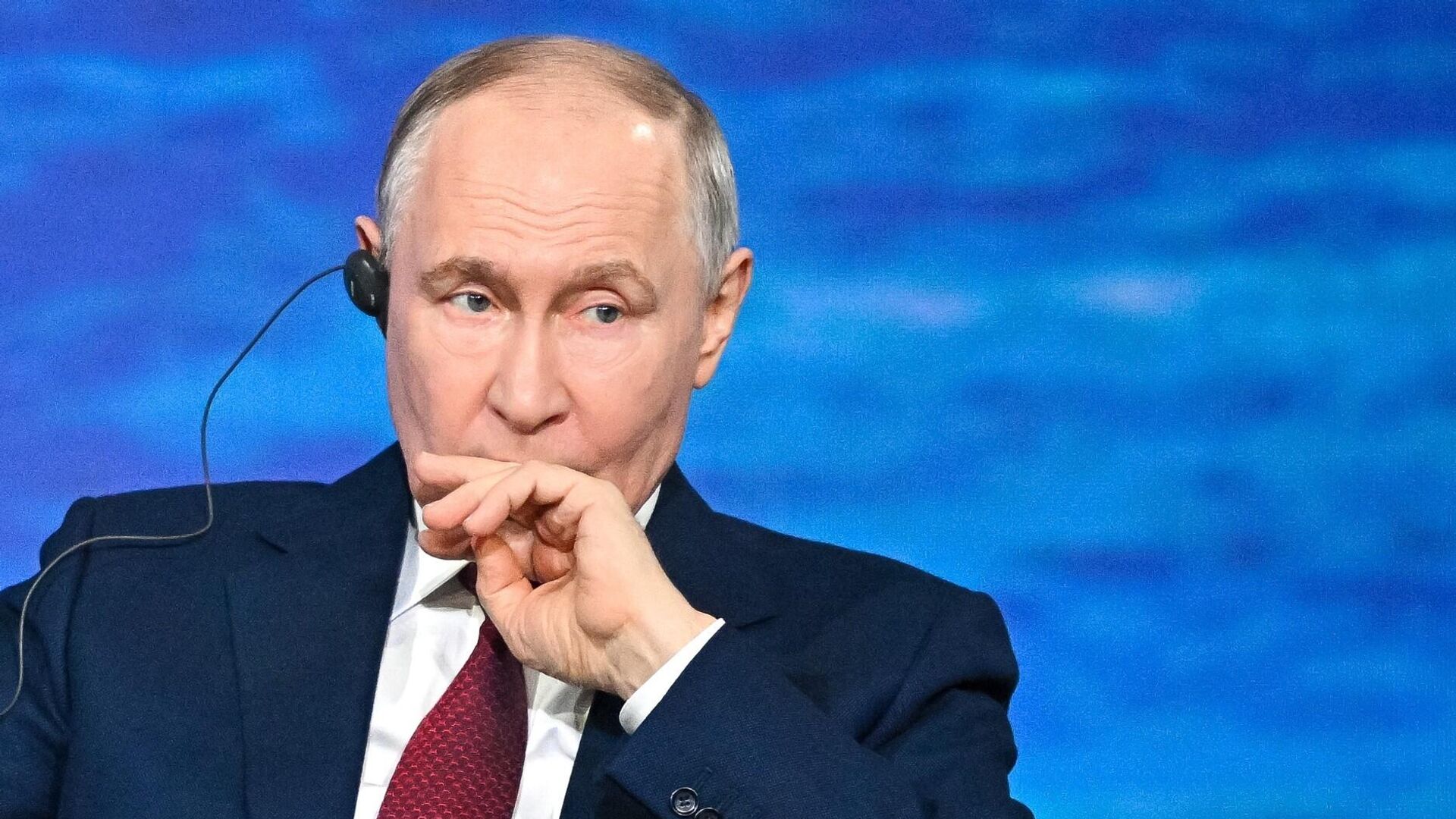 Владимир Путин на пленарном заседании XXIX Петербургского международного экономического форума - РИА Новости, 1920, 05.06.2026