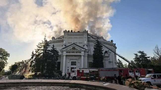 Пожар в музее Панорамы Оборона Севастополя 1854–1855 гг. после удара ВСУ Пожар в музее Панорамы Оборона Севастополя 1854–1855 гг. после удара ВСУ