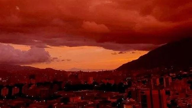 Небо Венесуэлы окрасилось в красный цвет после разрушительного землетрясения