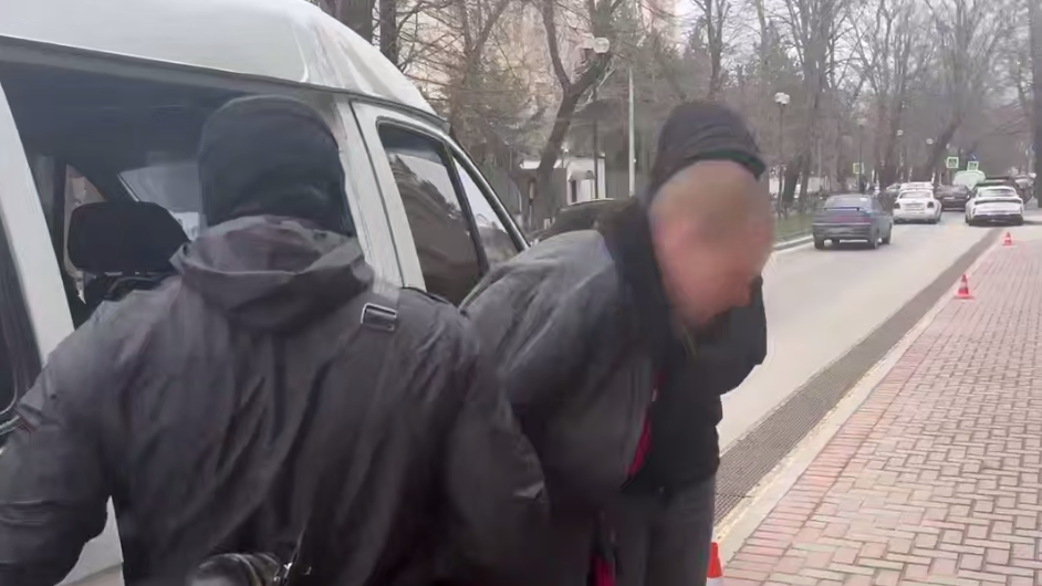 В Крыму задержали двоих мужчин по подозрению в передаче ВСУ данных о военных и ПВО  - РИА Новости, 1920, 08.07.2026