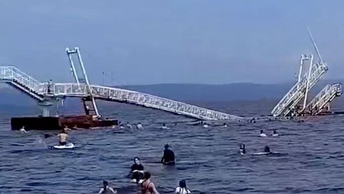 Последствия обрушения пешеходного моста в Приморье Последствия обрушения пешеходного моста в Приморье - РИА Новости, 1920, 13.07.2026