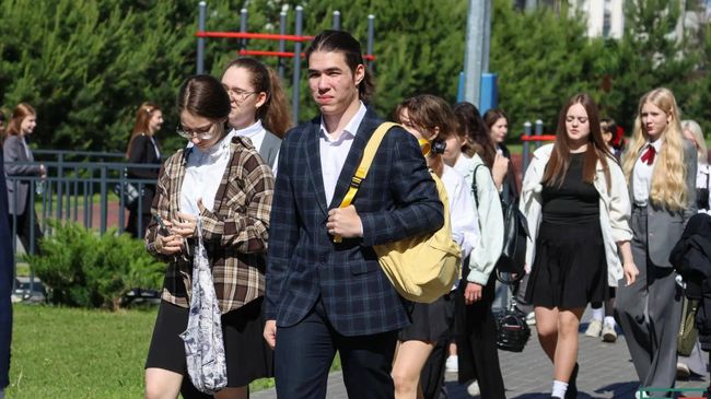 школьники