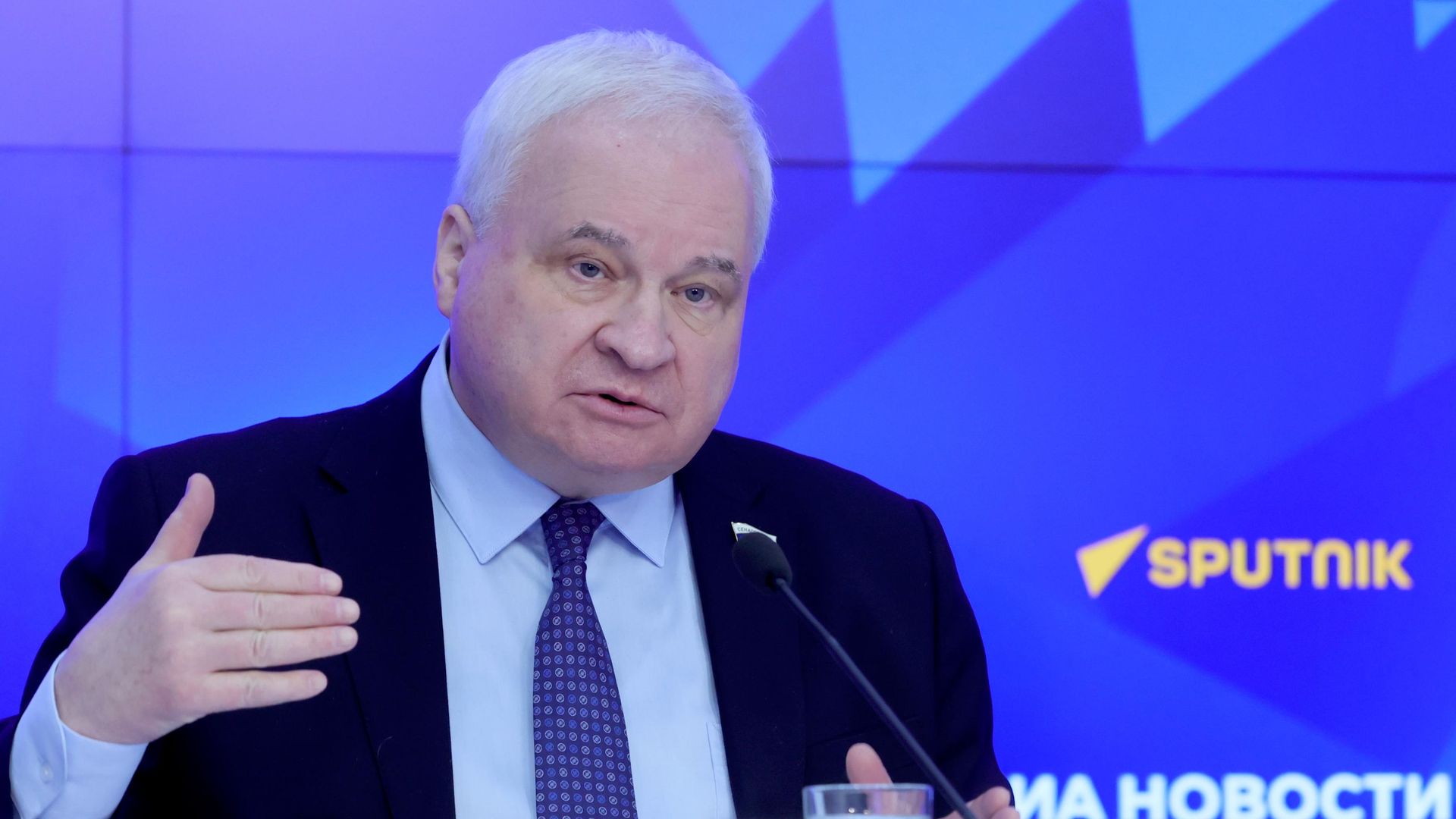 Круглый стол о проблемах взаимоотношений США, Китая и Евросоюза и их влиянии на Россию Круглый стол о проблемах взаимоотношений США, Китая и Евросоюза и их влиянии на Россию - РИА Новости, 1920, 24.07.2026