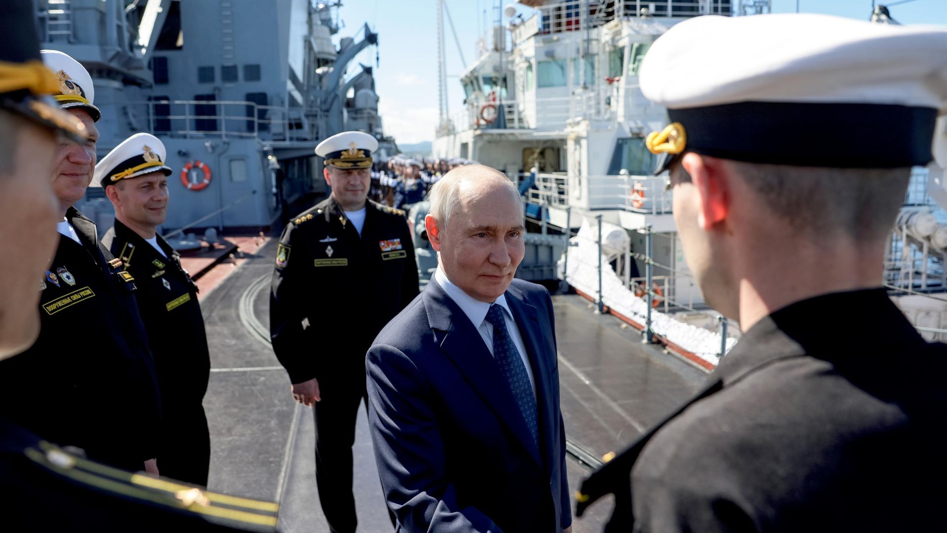 Рабочая поездка президента Владимира Путина на Сахалин Рабочая поездка президента Владимира Путина на Сахалин - РИА Новости, 1920, 13.08.2026
