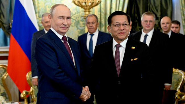 Встреча президента РФ Владимира Путина и президента Мьянмы Мин Аун Хлайна Встреча президента РФ Владимира Путина и президента Мьянмы Мин Аун Хлайна