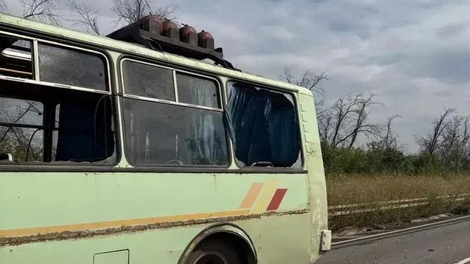 Последствия удара беспилотника ВСУ по автобусу в ЛНР Последствия удара беспилотника ВСУ по автобусу в ЛНР - РИА Новости, 1920, 26.08.2026