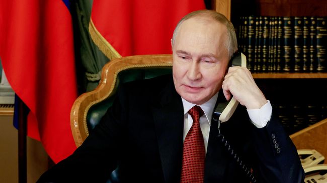 Президент Владимир Путин поговорил по телефону со школьницей Варварой Смахтиной