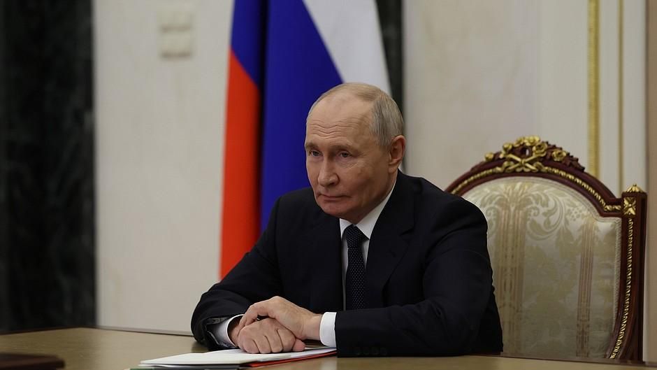 Совещание президента Путина с членами Совета Безопасности
Совещание президента Путина с членами Совета Безопасности
- РИА Новости, 1920, 07.10.2026