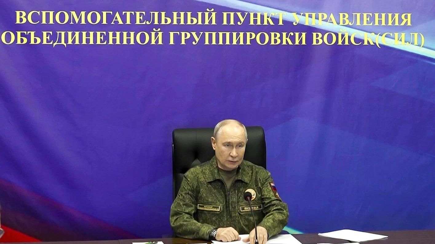 Президент Владимир Путин посетил вспомогательный пункт управления объединенной группировки войск - РИА Новости, 1920, 16.10.2026