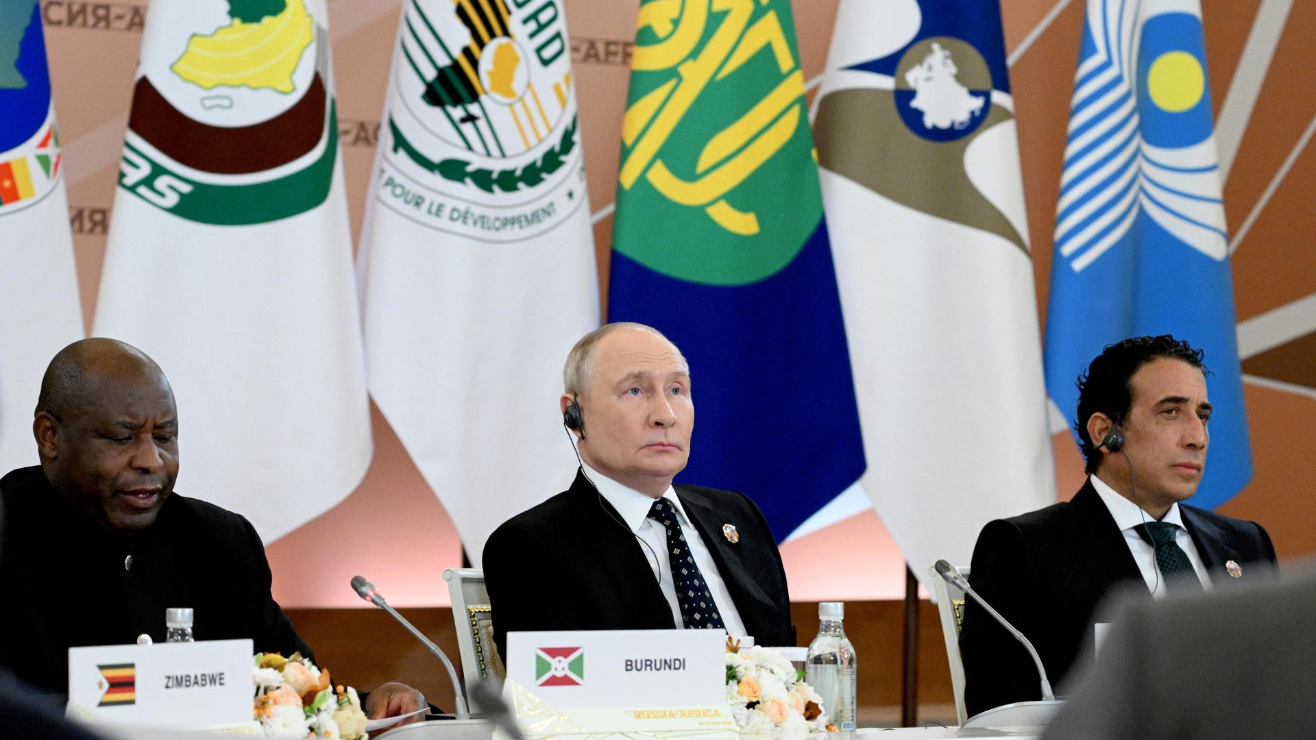 Президент Владимир Путин встретился с руководителями региональных организаций Африки - РИА Новости, 1920, 28.10.2026
