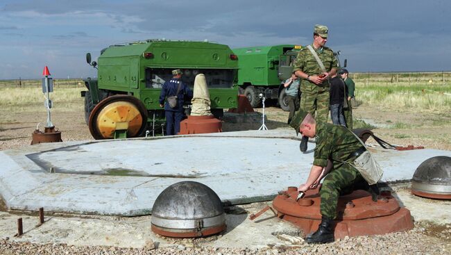 Подготовка к запуску ракеты РС-20 (Воевода)