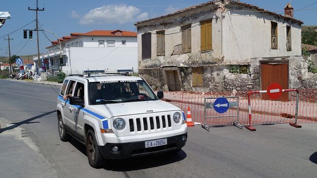 Греческая полиция патрулирует остров Лимнос после землетрясения