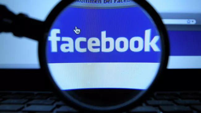 Логотип социальной сети Facebook*