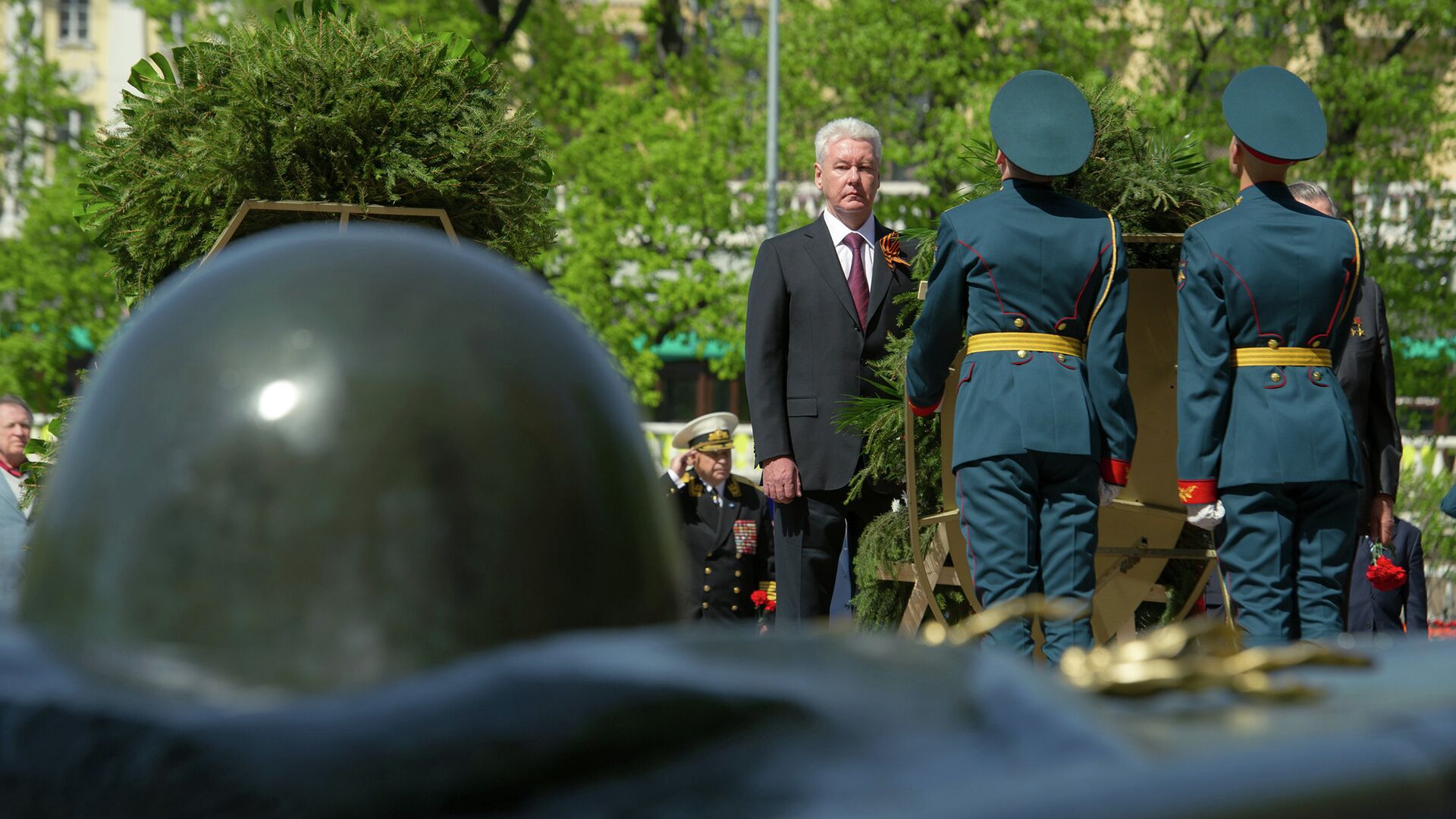 Церемония возложения венков и цветов к Могиле Неизвестного Солдата. Архивное фото - РИА Новости, 1920, 08.05.2024