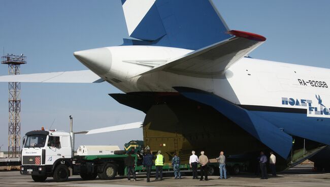 Самолет Ан-124-100 Руслан авиакомпании Полет. Архивное фото